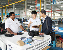 visitando guchen fábrica de refrigeradores de camiones