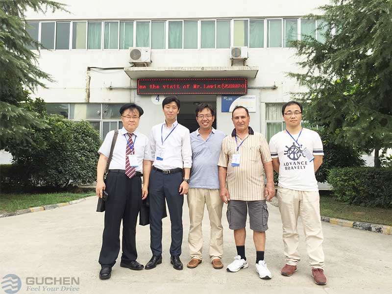 Visitando Guchen bus fábrica de aire acondicionado 